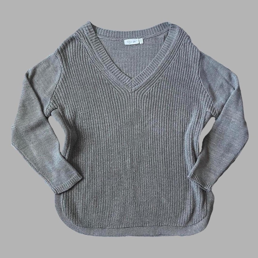 super comfy v-neck long sleeve crocheted gray chunky knit sweater from RD style
